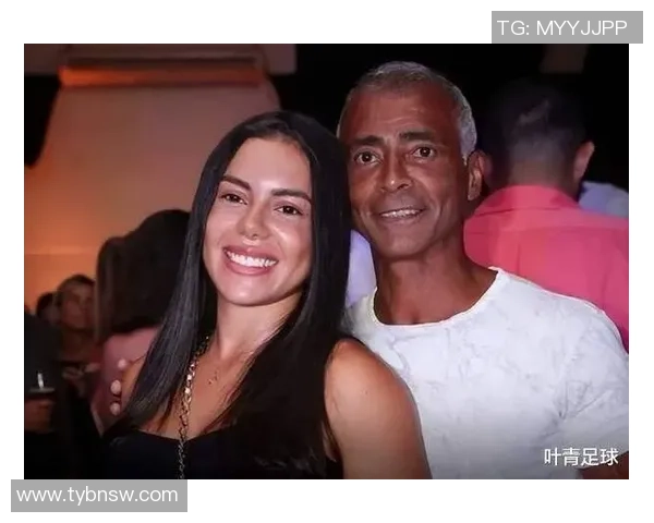 与足球明星亲密合影的神秘女子身份揭秘引发热议 与足球明星亲密合影的神秘女子身份揭秘引发热议