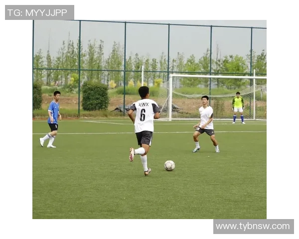 以足球球星经典庆祝pose诠释激情与力量的运动艺术魅力 以足球球星经典庆祝pose诠释激情与力量的运动艺术魅力